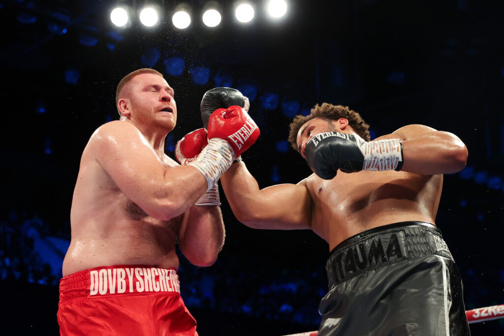 Moses Itauma punches Kostiantyn Dovbyshchenko