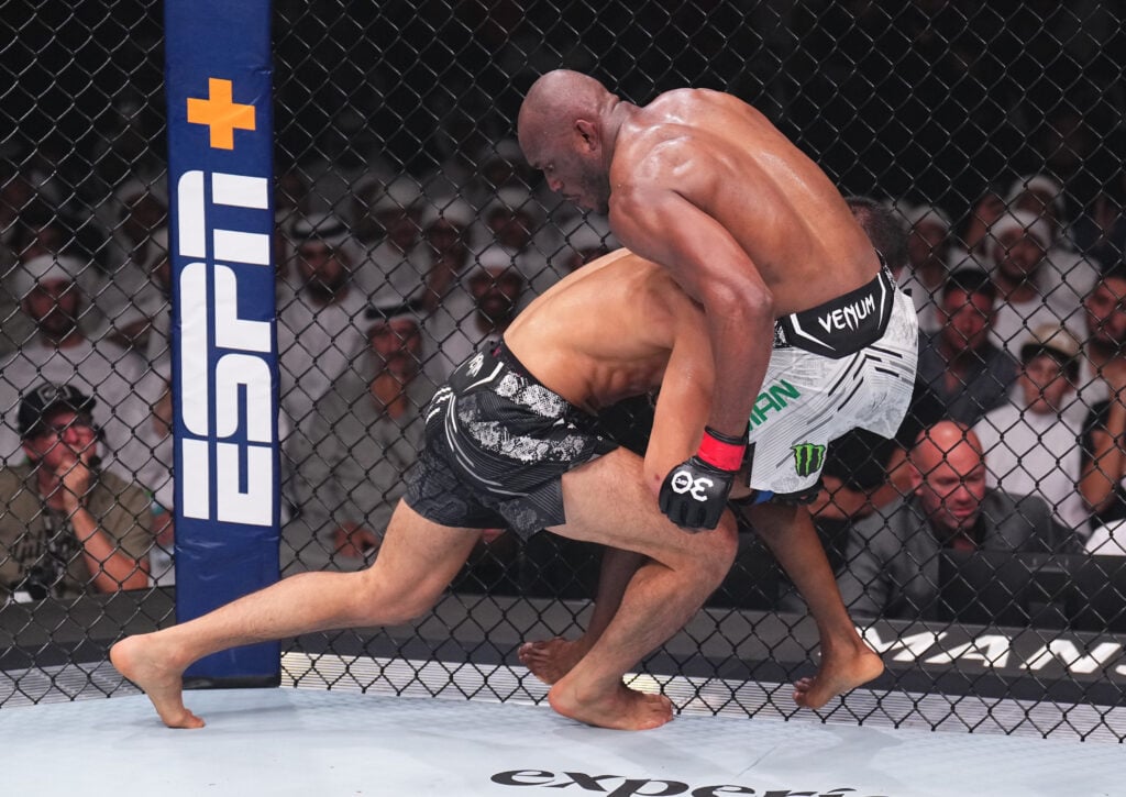 Khamzat Chimaev takes down Kamaru Usman