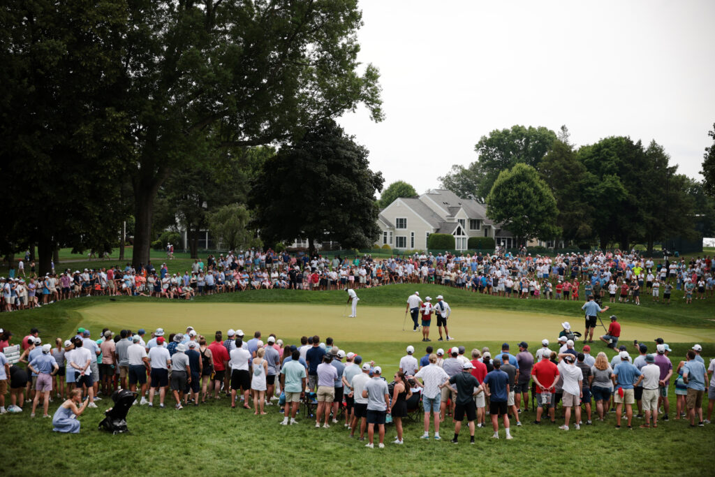 Ashkay Bhatia puts infront of crowd at the Travelers Championship 2024