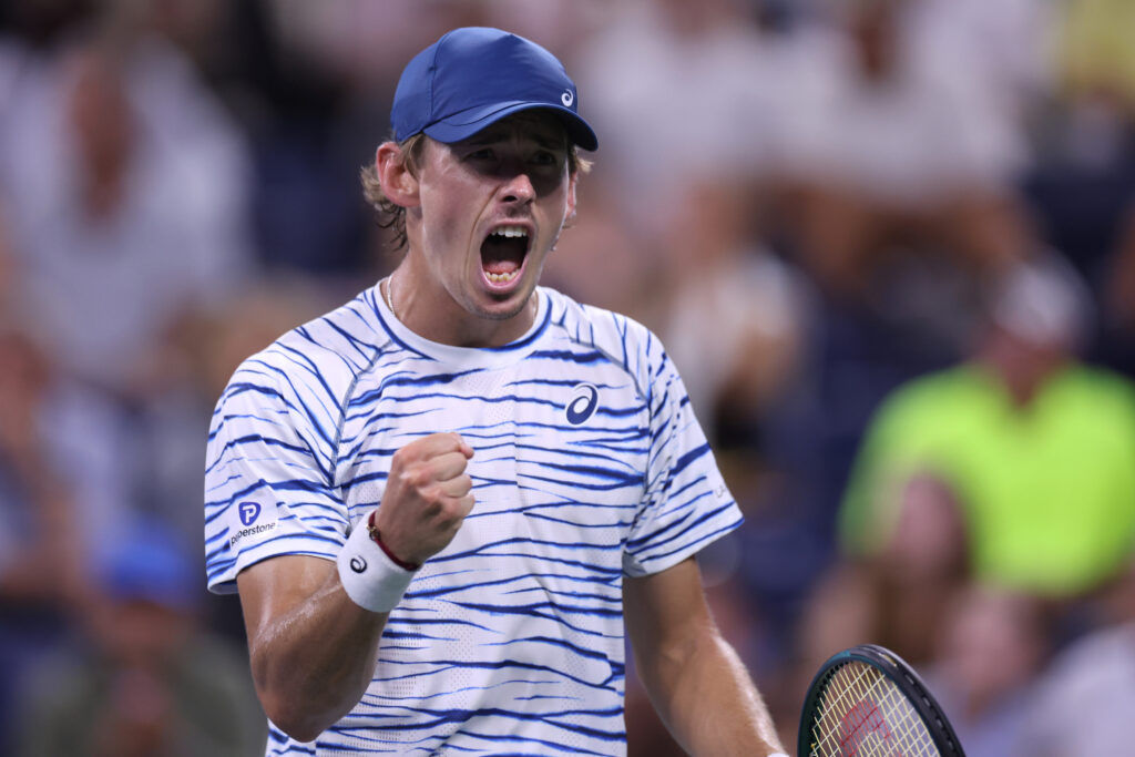 Alex de Minaur celebrating a point against Daniel Evans at the 2024 US Open