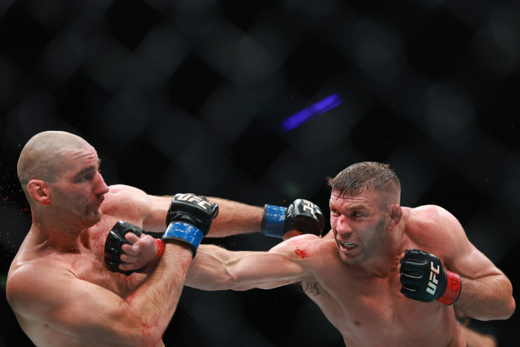 Dricus Du Plessis exchanges with Sean Strickland in rematch
