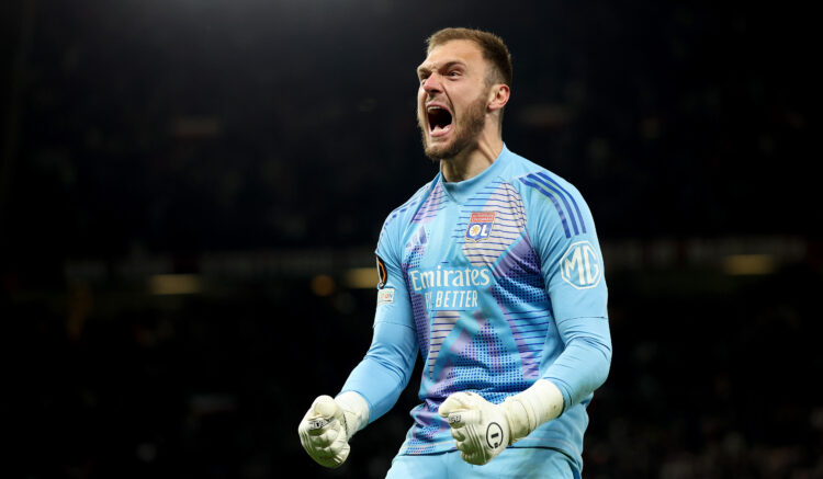 Lucas Perri celebrates during Lyon vs Manchester United