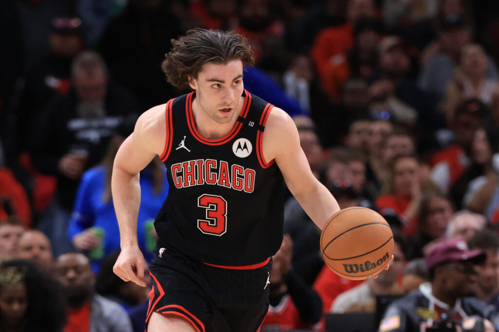 Josh Giddey with the ball during Miami Heat v Chicago Bulls