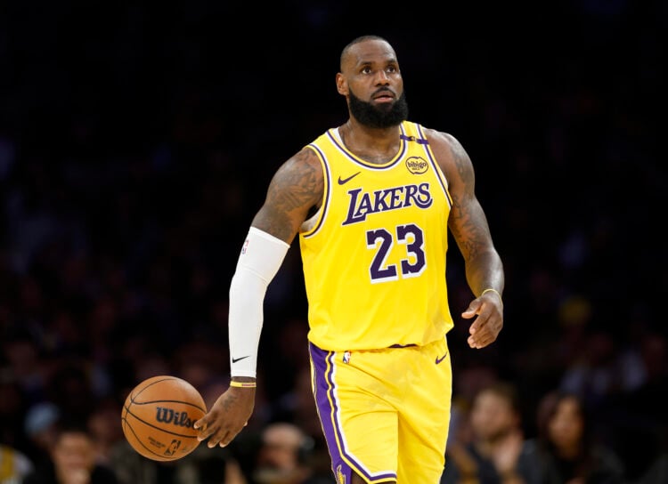 LeBron James features for LA Lakers vs Minnesota Timberwolves