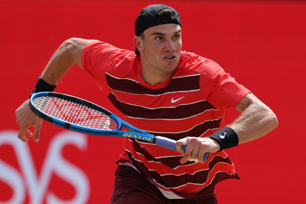 Jack Draper playing Jenson Brooksby at Queen's Club 2025