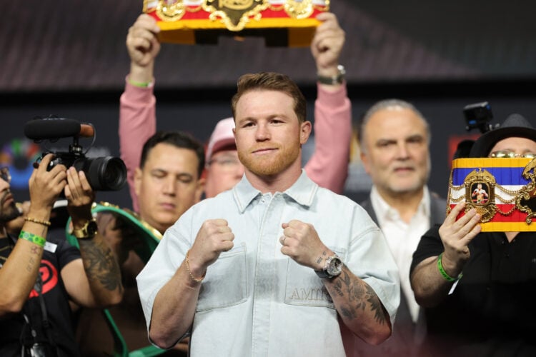 Canelo Álvarez poses at Terence Crawford Press Conference