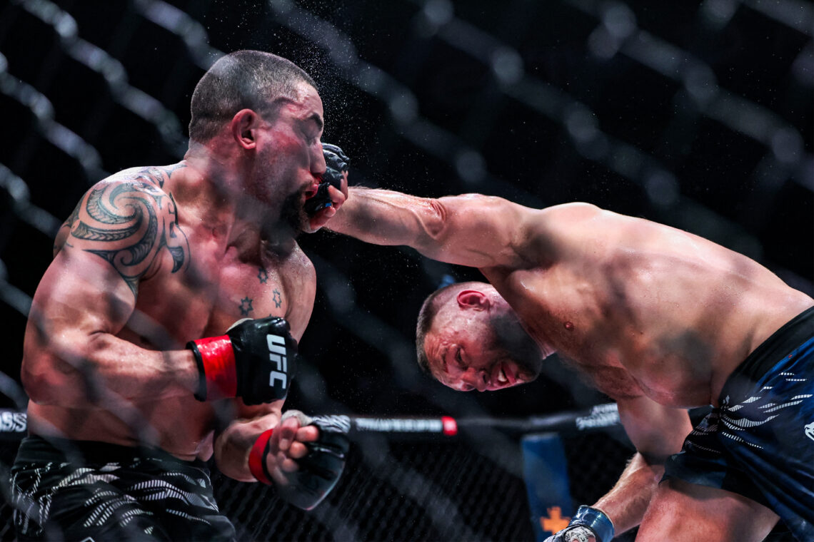 Robert Whittaker and the Netherlands' Reinier de Ridder