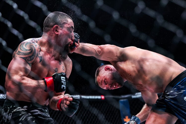 Robert Whittaker and the Netherlands' Reinier de Ridder