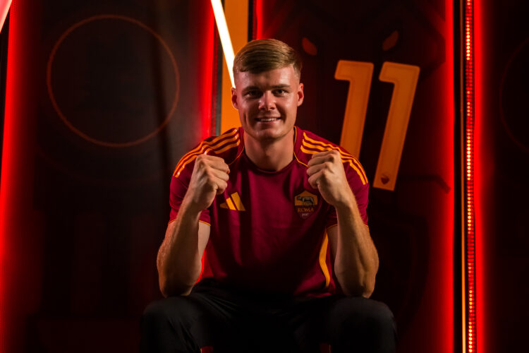 Evan Ferguson unveiled as new AS Roma striker on loan from Brighton