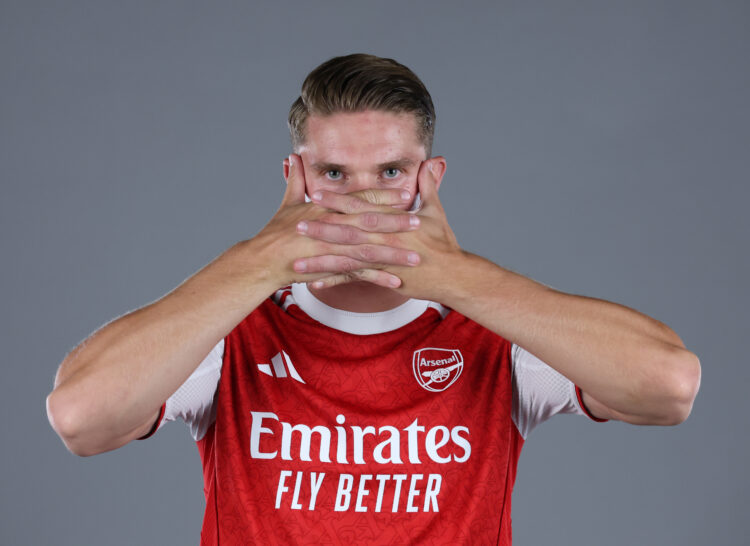 Arsenal Unveil New Signing Viktor Gyokeres